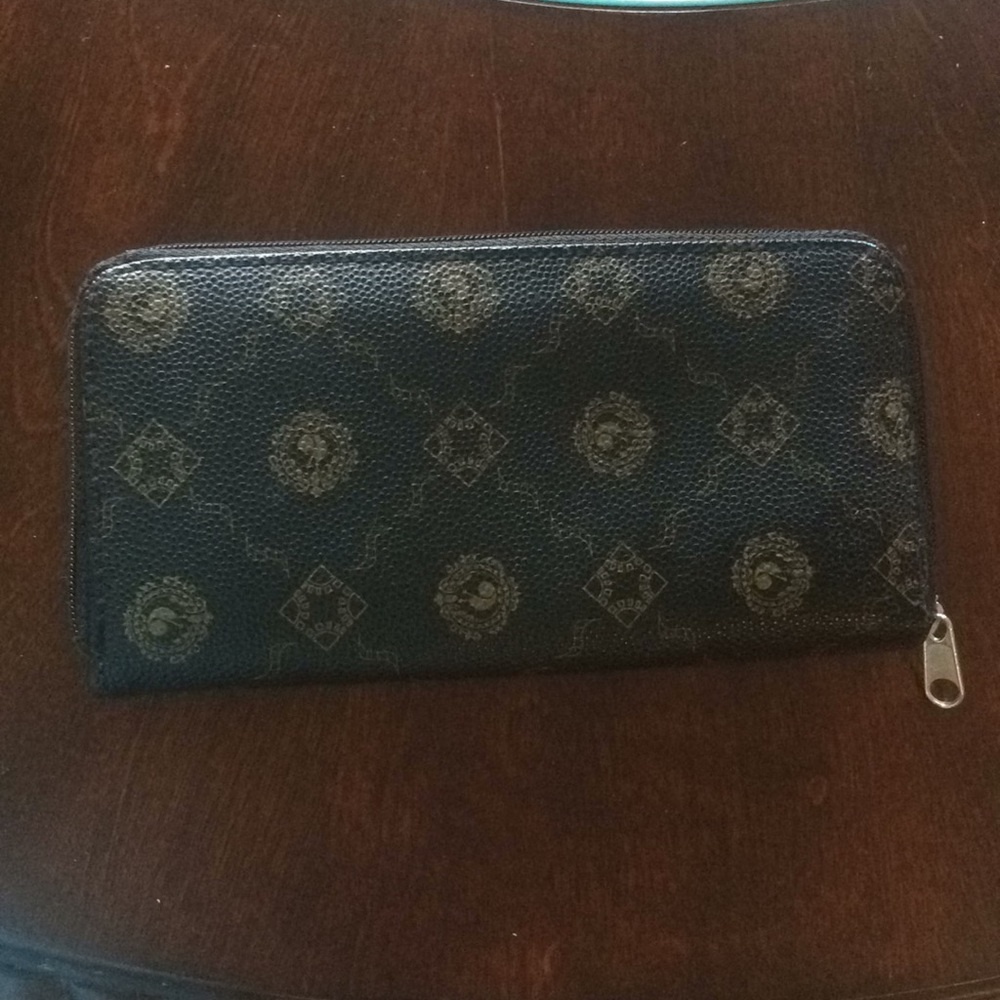 NWOT Elegant Wallet